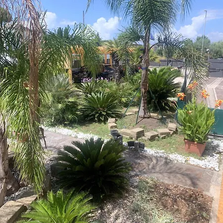 Il Giardino Di Adriana Bed & Breakfast 3*